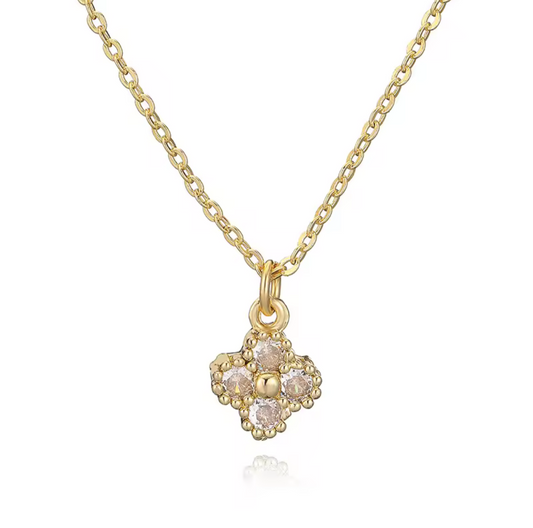 Collier Cloveria white